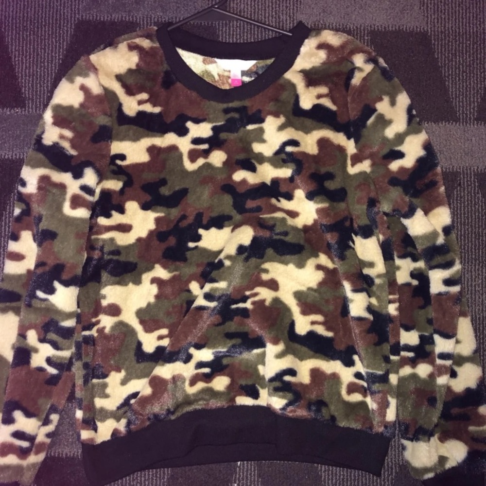 Camo sweat shirt